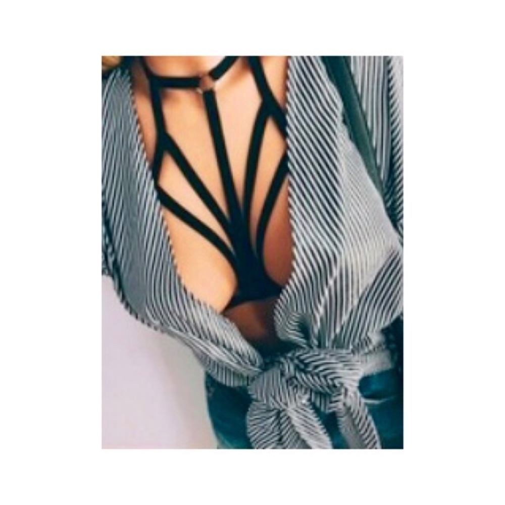 💄Boutique Hollowed Out Elastic Cage Bra